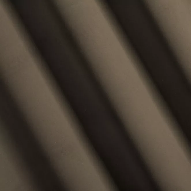 L107/22 Zasłona szyta na taśmie 5 cm jasnobrązowa z gładkiej tkaniny zaciemniającej typu dimout