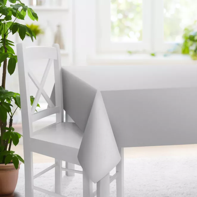 Obrus szyty szary z gładkiej tkaniny zaciemniającej typu dimout