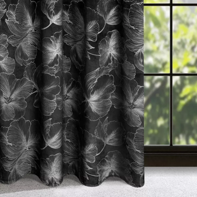 Zasłona czarna w srebrne kwiaty z błyszczącego welwetu 140x300 cm taśma - STELLA