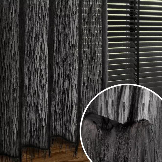 Zasłona czarna zdobiona lśniącymi delikatnymi frędzlami 140x250 cm przelotka - AURORA - Eva Minge