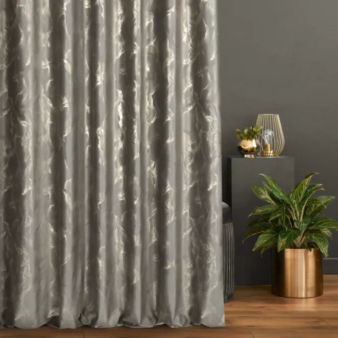 Zasłona szyta na taśmie 5 cm beżowo złocista z tkaniny welwetowej ze złotym marmurkowym nadrukiem