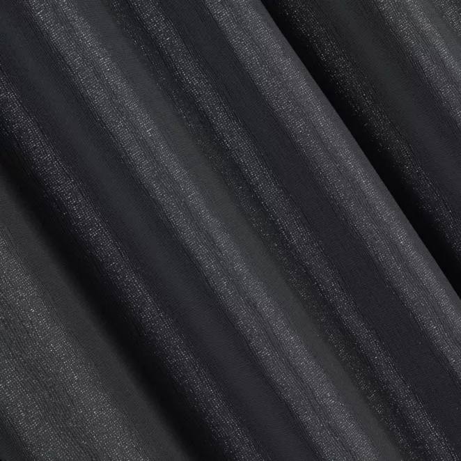 M198/4 Zasłona szyta na taśmie 5 cm JULIETT czarna z eleganckiej połyskującej tkaniny przetykanej lureksową nicią