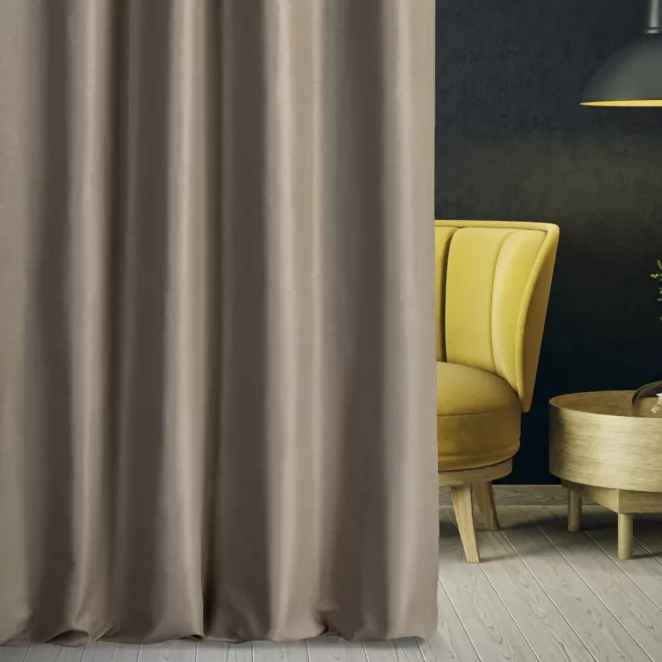 Zasłona szyta na taśmie 5 cm LUXOR brązowa z eleganckiej lśniącej tkaniny o drobnym splocie