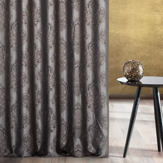 Zasłona szyta na taśmie 5 cm grafitowa tkanina w ornamentowy wzór, z dodatkiem połyskującej nici