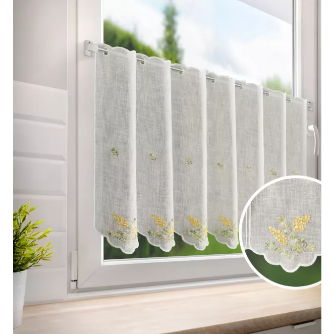 Tkanina firanowa zazdrostka z etaminy zdobiona haftem rumianku