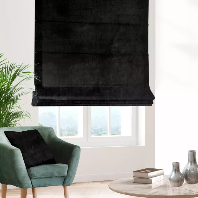 Roleta rzymska SAFARI czarna z miękkiej welwetowej tkaniny w wytłaczany drobny wzór