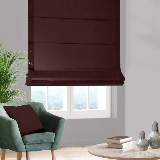Roleta rzymska bordowa z miękkiej tkaniny o welurowej strukturze