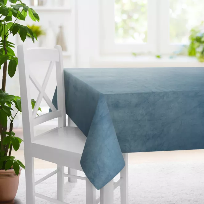 Obrus szyty WALDO niebieski ze szlachetnej grubej tkaniny welwetowej o gramaturze 400g/m2