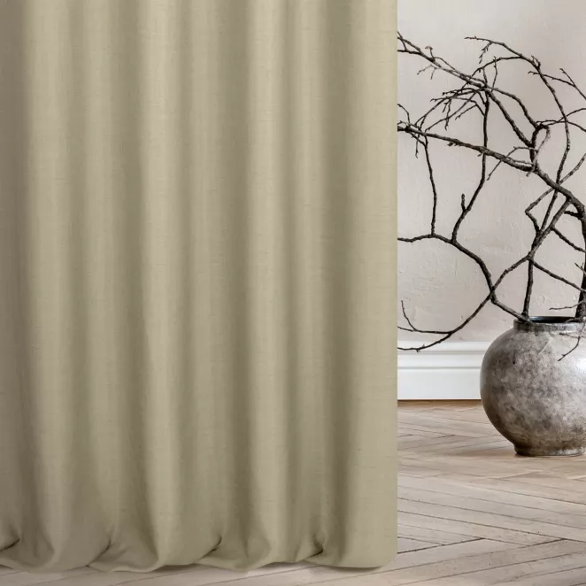 Zasłona szyta na taśmie 5 cm ciemnokremowa z tkaniny w stylu eko o naturalnym splocie