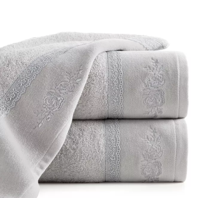 Ręcznik do rąk 30x50 cm bawełniany kolor srebrny z koronką oraz subtelnym haftem 500 g/m2 SISI