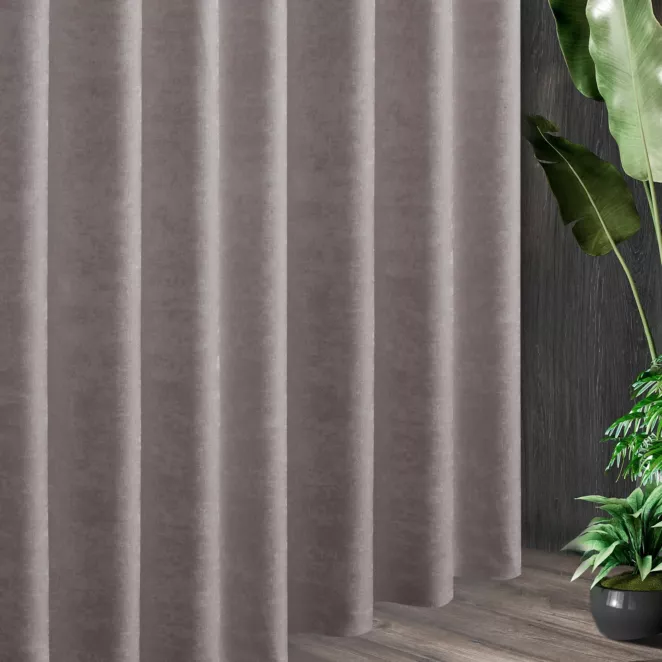 Tkanina zasłonowa, miękka szenilowa, zaciemniająca, z drobnym strukturalnym wzorkiem i efektem przecierki z kolekcji Pierre Cardin