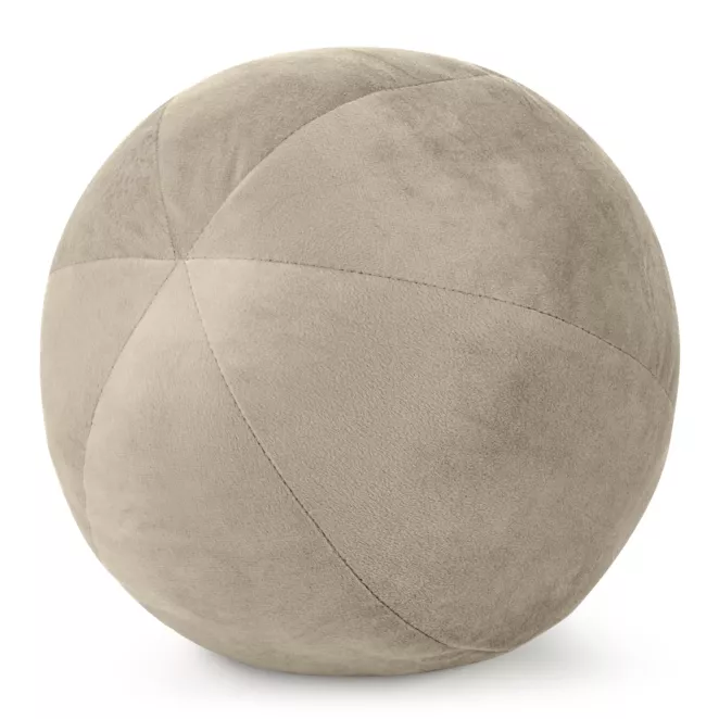 Poduszka dekoracyjna w formie kuli średnica 24 cm welwetowa beżowa GAJA