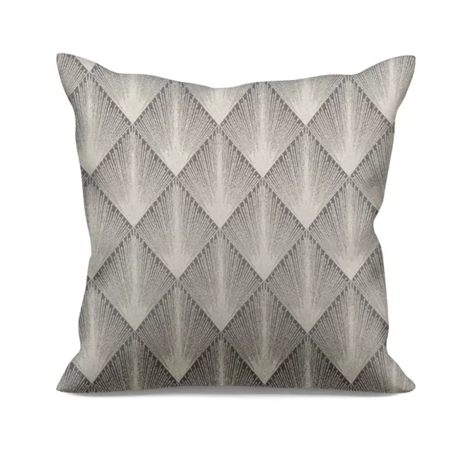 Poszewka szyta jasnobrązowo złota z tkaniny w elegancki geometryczny wzór z błyszczącą nicią