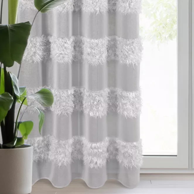 Firana srebrna z etaminy zdobiona moherową nicią 140x250 cm przelotka