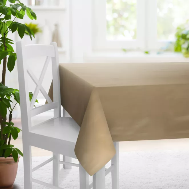 Obrus na wymiar beżowy z jednokolorowej gładkiej tkaniny