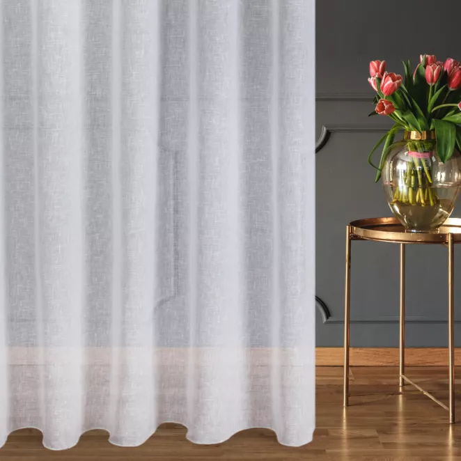 Firana szyta na taśmie 5 cm biała z miękkiej, matowej etaminy o naturalnym splocie, wykończona obciążnikiem