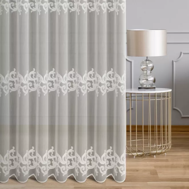 Firana szyta na taśmie 5 cm naturalna z delikatnej tkaniny typu aden, wykończonej łańcuszkowym haftem Italissima Eva Minge