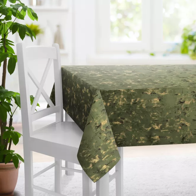 Obrus szyty oliwkowo złocisty z tkaniny welwetowej zdobionej połyskującym drukiem