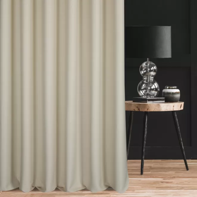 Zasłona szyta na taśmie 5 cm kremowa z miękkiej tkaniny o naturalnym splocie w stylu ekologicznym