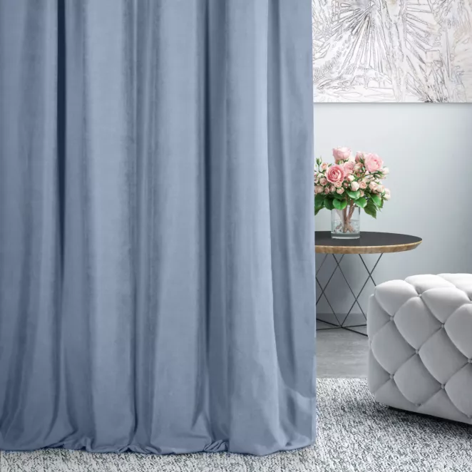 Zasłona szyta na taśmie 5 cm DORA - HIT niebieska z miękkiej tkaniny o welurowej strukturze