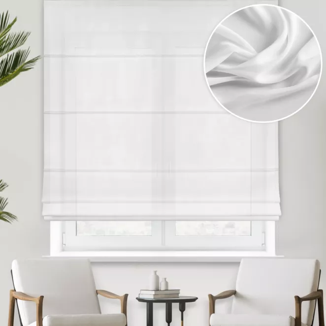 Roleta rzymska biała z delikatnej w dotyku, gęsto tkanej, matowej krepy, wykończona obciążnikiem