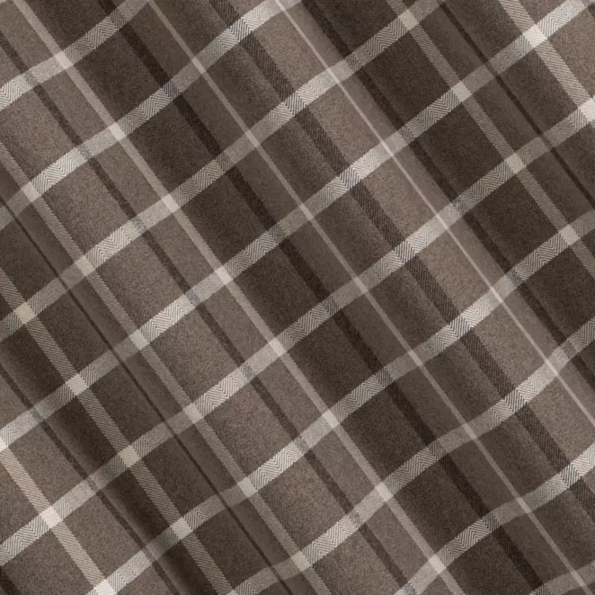 R224/7 Zasłona szyta na taśmie 5 cm brązowa z tkaniny o jodełkowym splocie z wzorem kraty