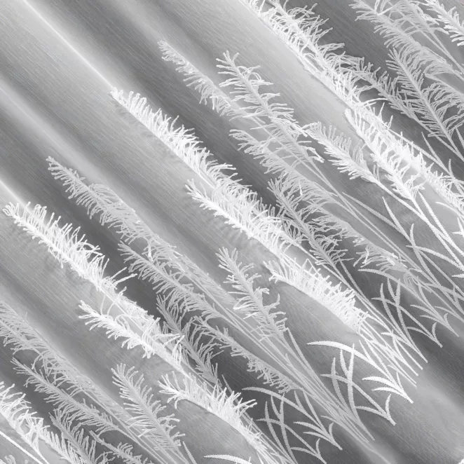 L191/2 Firana szyta na taśmie 5 cm biała z tkaniny z efektem deszczyku, zdobionej roślinnym, frędzlowym haftem