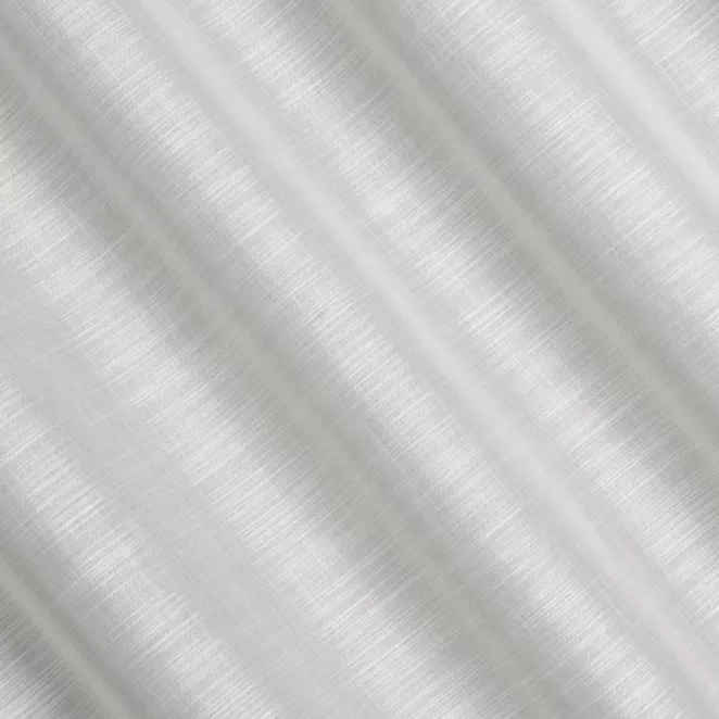 H193/2 Firana szyta na taśmie 5 cm srebrna z lekko połyskującej etaminy o gęstym splocie, wykończona obciążnikiem