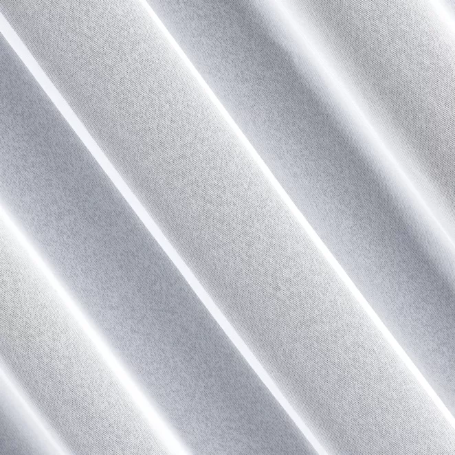 L182/5 Firana szyta na taśmie 5 cm biała z gładkiej markizety o gęstym splocie i subtelnym połysku wykończona obciążnikiem