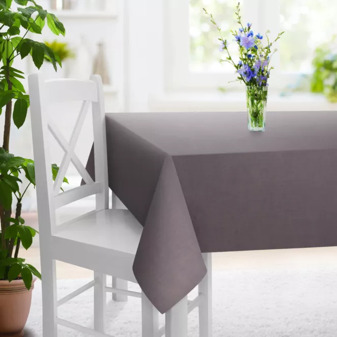 Obrus szyty DORA - HIT ciemnografitowy z miękkiej tkaniny o welurowej strukturze