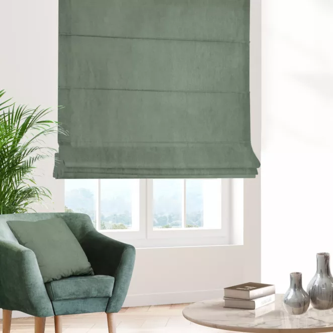 Roleta rzymska miętowa z miękkiej półmatowej tkaniny welwetowej