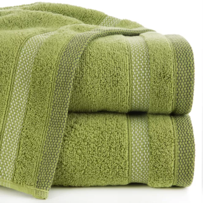 Ręcznik kąpielowy 70x140 cm bawełniany kolor oliwkowy zero twist z bordiurą w paski 400 g/m2 RIKI