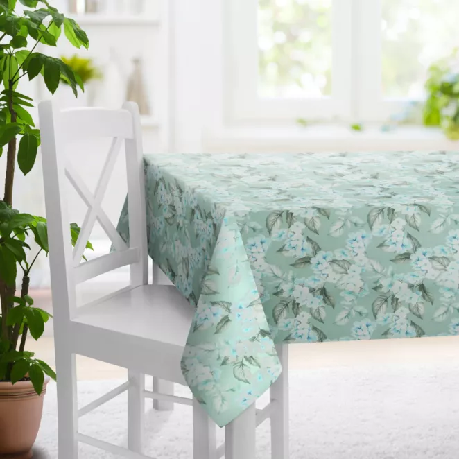 Obrus szyty miętowy z tkaniny o naturalnym splocie z kwiatowym wzorem