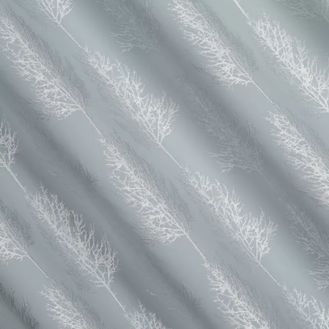 E103/4 Zasłona szyta na taśmie 5 cm błękitno srebrna z tkaniny w botaniczny wzór przetykany nicią metaliczną Italissima Eva Minge