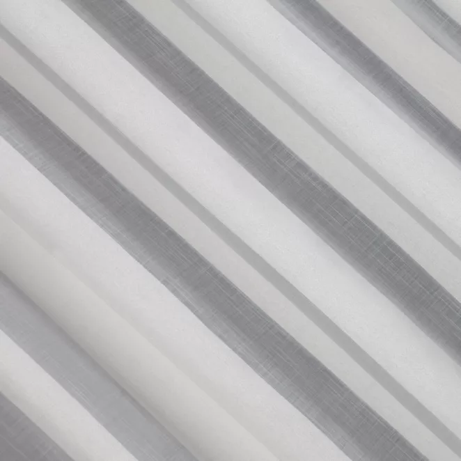 E40/1 Firana szyta na taśmie 5 cm naturalna z matowej tkaniny w połyskujace pionowe pasy, wykończona obciążnikiem