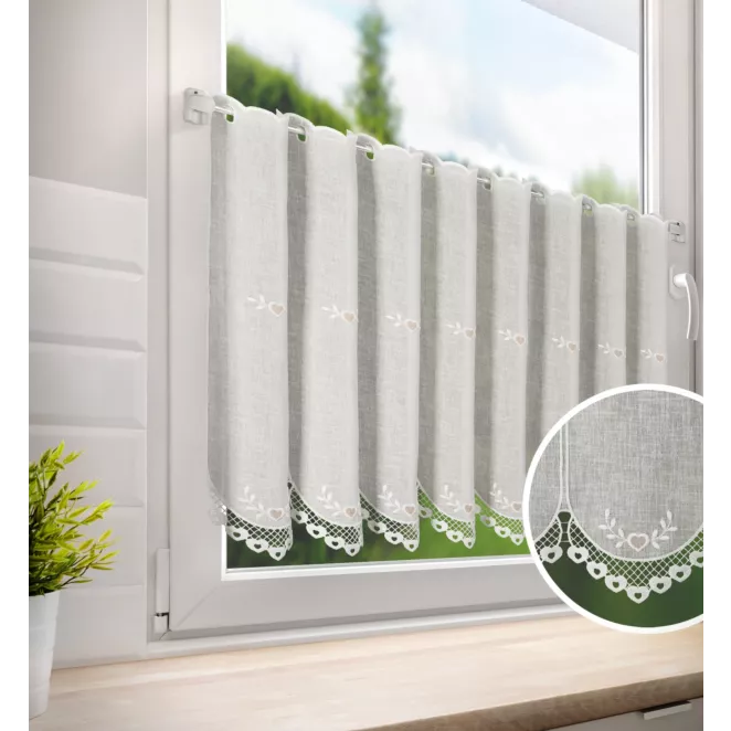 Tkanina firanowa zazdrostka z etaminy zdobiona ażurowym haftem