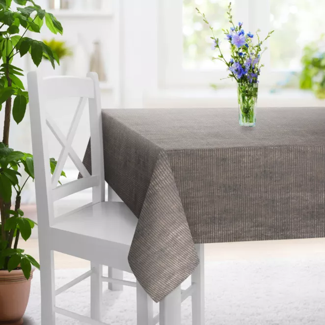 Obrus szyty popielato złoty z tkaniny o naturalnym splocie w pasy, z delikatnym połyskiem