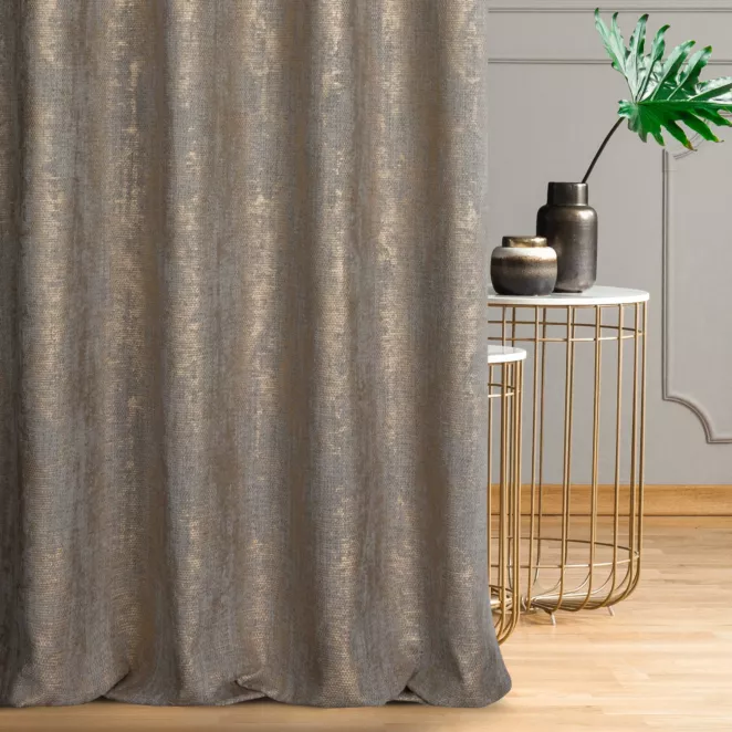 Zasłona szyta na flexach popielato złota z eleganckiej tkaniny o prostym splocie z połyskującym dodatkiem