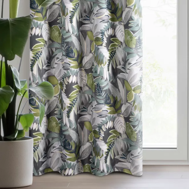 Zasłona stalowo, zielona zdobiona nadrukiem liści z tkaniny oxford 140x270 cm przelotka - MARILA