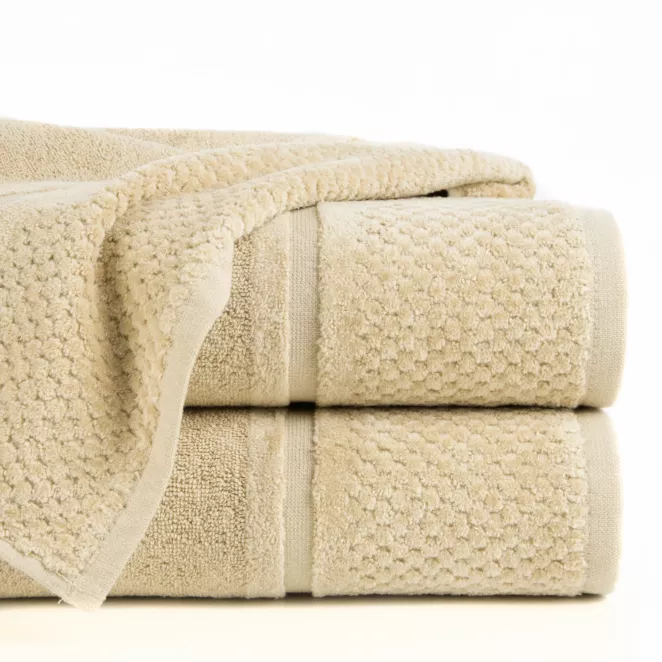 Ręcznik kąpielowy 70x140 cm bawełniany kolor beżowy z efektowną bordiurą 550 g/m2 IBIZA