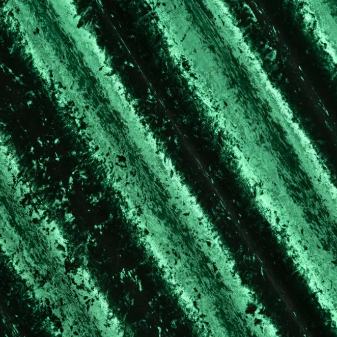 R189/12 Zasłona szyta na taśmie 5 cm zielono butelkowo zielona z miękkiej tkaniny welwetowej z efektem kreszowania