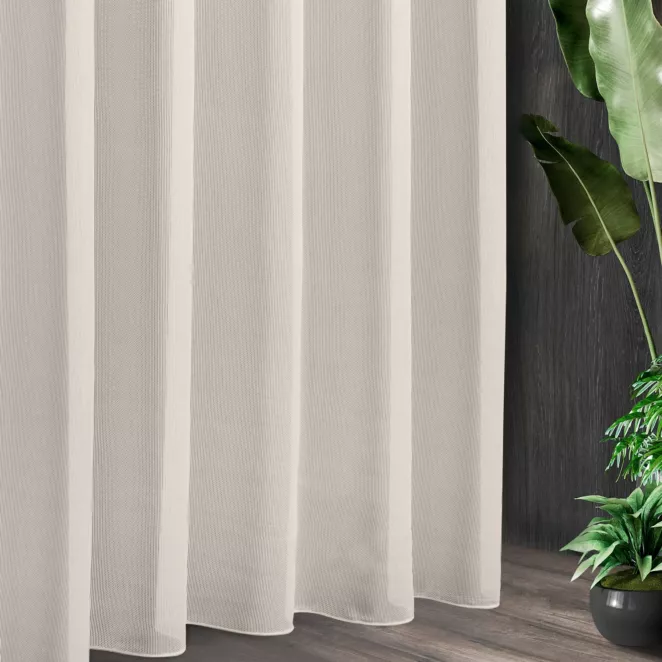 Tkanina firanowa gładka siateczka z delikatnym połyskiem, odporna na zaciągnięcia, wykończona obciążnikiem z kolekcji Pierre Cardin