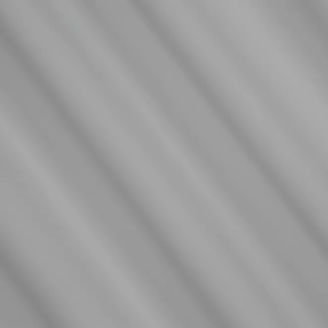 L148/9 Zasłona szyta na taśmie 5 cm jasnosrebrna z gładkiej tkaniny zaciemniającej typu dimout wykończona obciążnikiem