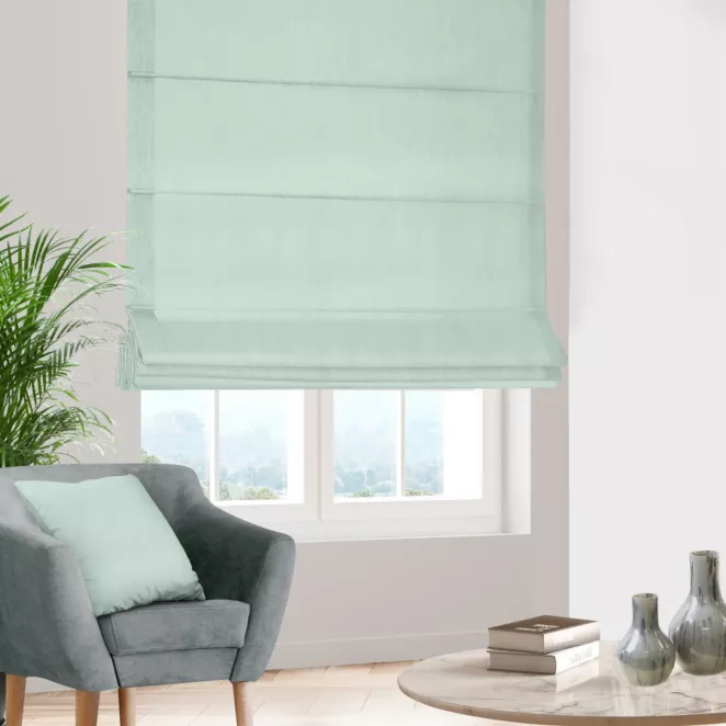 Roleta rzymska jasnomiętowa z miękkiej półmatowej tkaniny welwetowej
