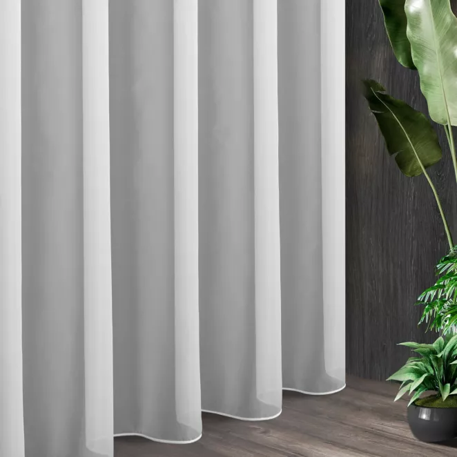 Tkanina firanowa lekki mleczny woal wysokiej jakości zakończony szwem obciążającym z kolekcji Pierre Cardin