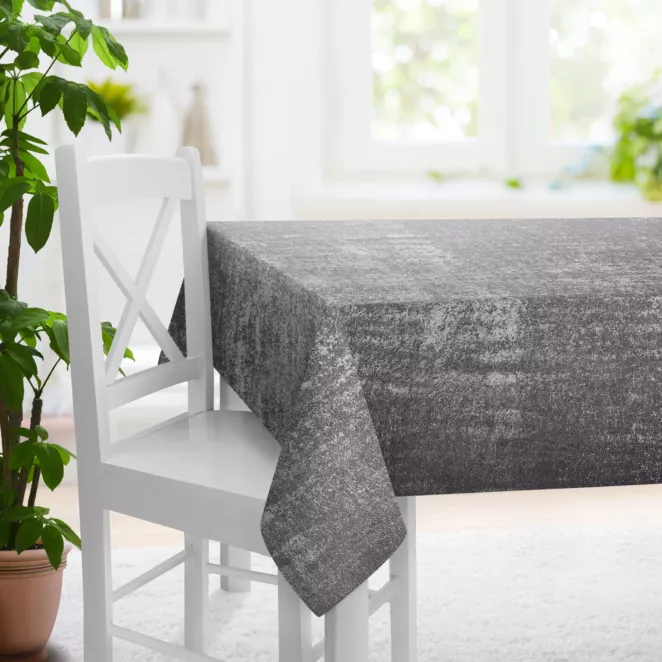 Obrus szyty srebrny z miękkiej tkaniny welwetowej z efektem kreszowania