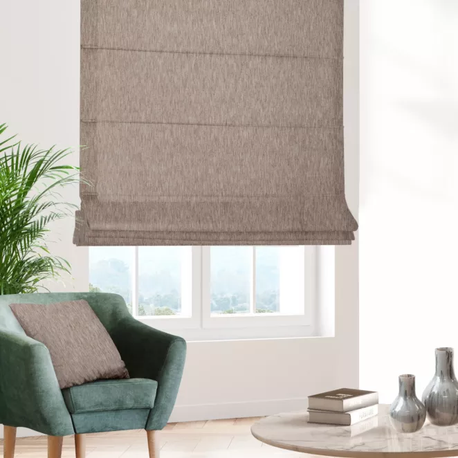 Roleta rzymska beżowa z tkaniny o naturalnym splocie i efektem melanżu, z dodatkiem nici metalicznej Italissima Eva Minge