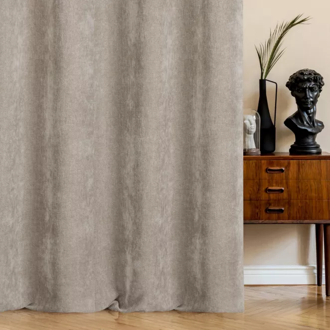 Zasłona szyta na taśmie 8 cm beżowa z miękkiej w dotyku tkaniny szenilowej