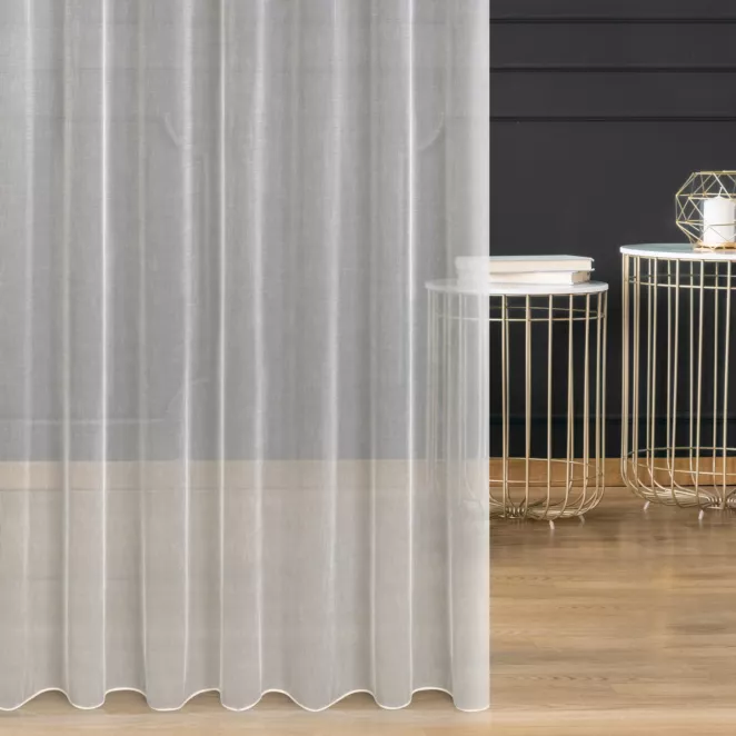 Firana szyta na taśmie 5 cm kremowa z miękkiej tkaniny o naturalnym splocie