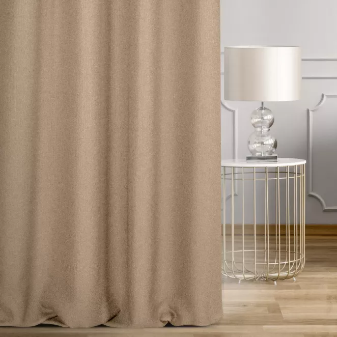 Zasłona szyta na taśmie 5 cm jasnobrązowa z tkaniny o naturalnym splocie w stylu eko